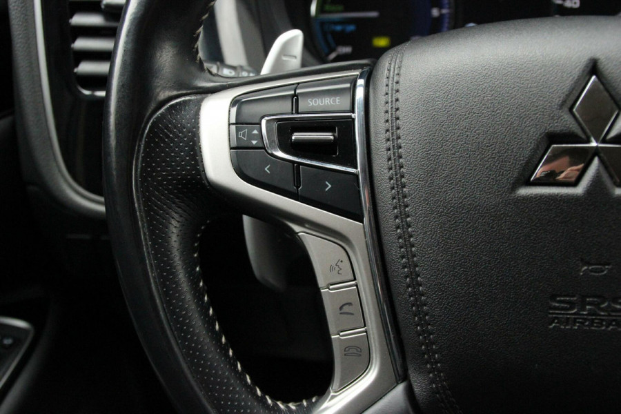 Mitsubishi Outlander 2.4 PHEV Instyle 4WD |CARPLAY, CRUISE, CLIMATE, CAMERA, PDC, LED, KEYLESS, TREKHAAK|