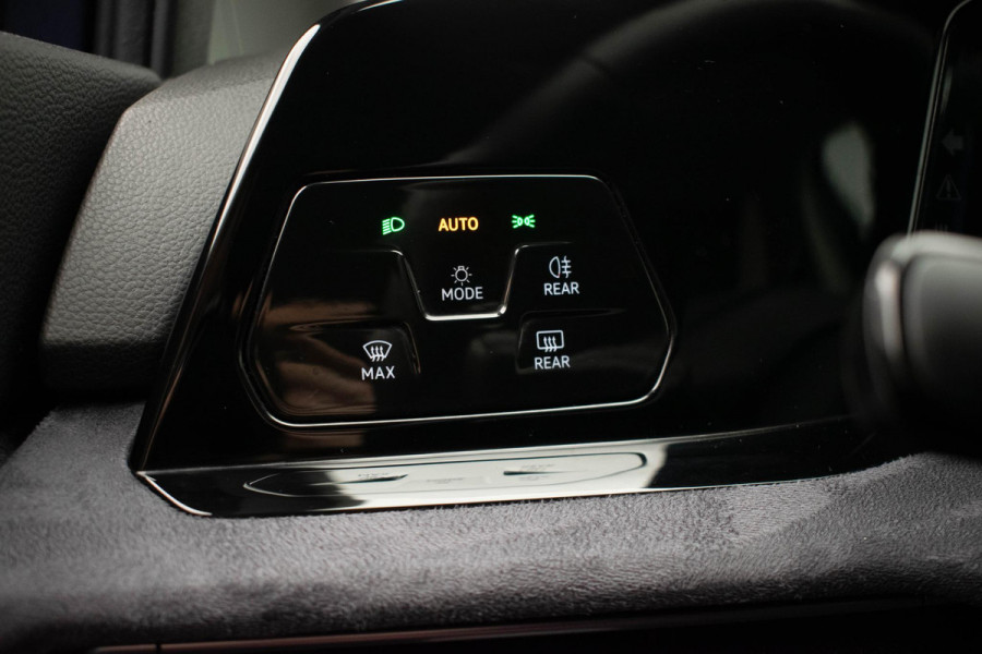 Volkswagen Golf 1.0 eTSI Life Business |Carplay|Adaptive|Camera|