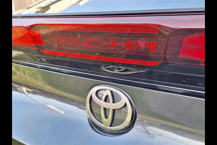 Toyota C-HR 1.8 Hybrid First Edition | Groot scherm, Dodehoekherkenning, Stoel + Stuurverwarming, Elektrische achterklep