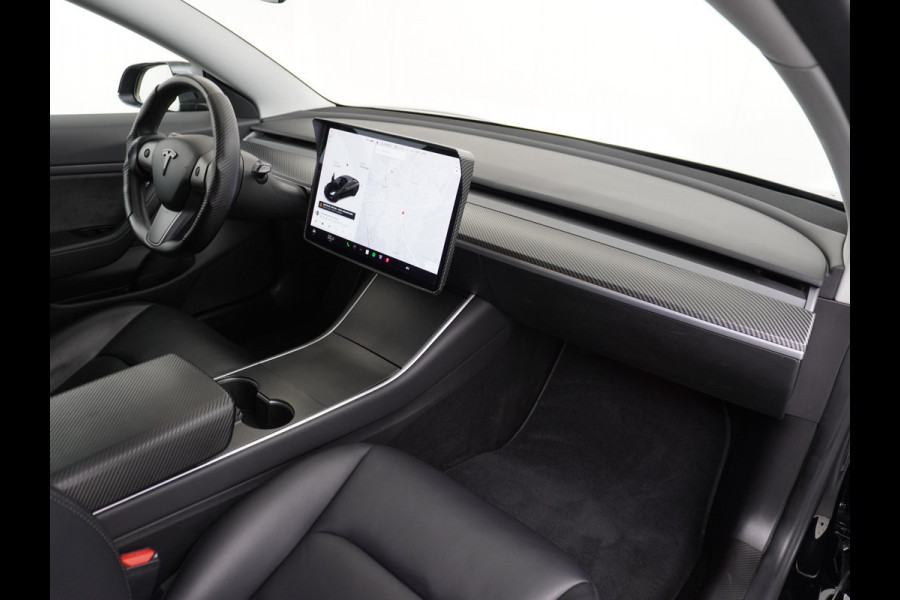 Tesla Model 3 RWD! Long Range UNIEK Grootste Accu+Actieradius bij Lichtste gewicht 78,8kWh 19" Spoilers Spec.Bumpers Difuser Div.Carbon FSD-Fu Stoel en achterbank verwarming Electr.Stoelen+Memory+Easy-Entry WiFi Origineel Nederlandse auto Grootste accu Tot 16,5kwh thuis laden. Accu/Motor Garantie tot 24-06-2027 max 192.000km