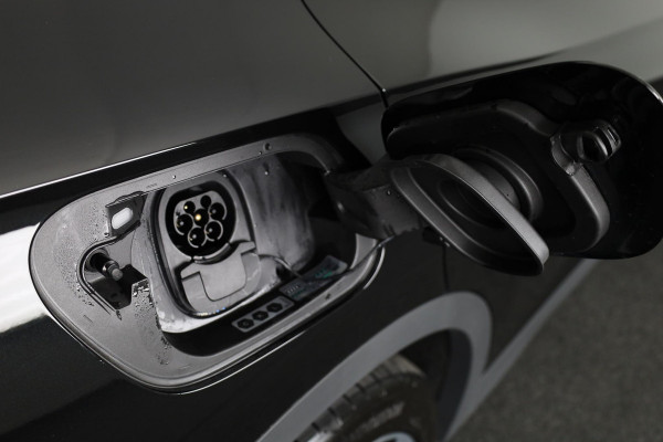 Volkswagen ID.4 Pro Business 77 kWh | Achteruitrijcamera | Led matrix | Navigatie | Elektrische Achterklep |