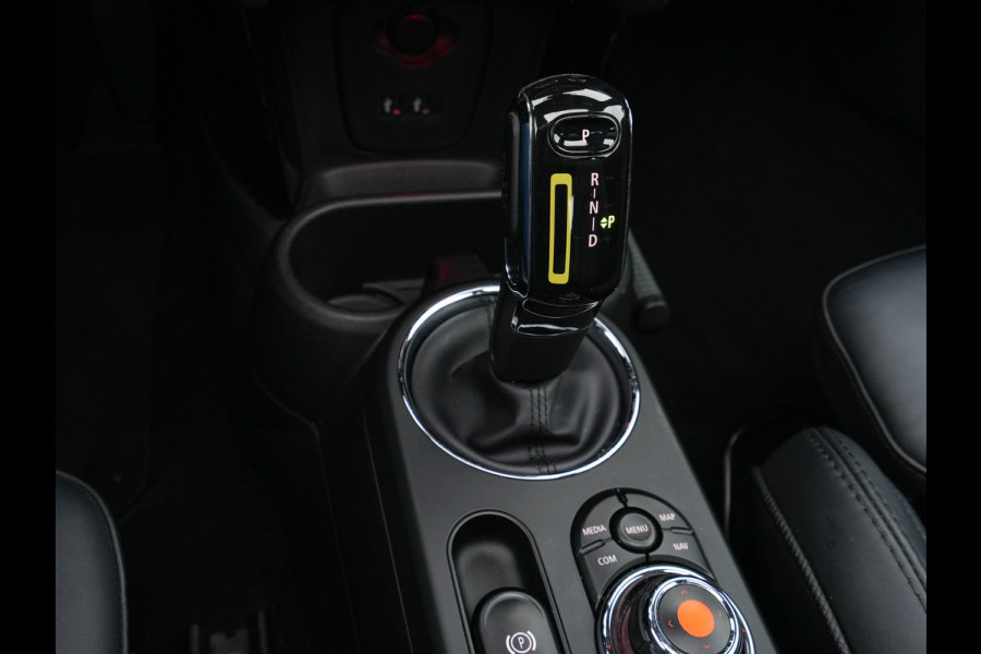 MINI Mini Electric Yours 33 kWh [ 3-Fase ] (INCL-BTW) Aut. *PANO | FULL-LEATHER | HEAD-UP | FULL-LED | HARMAN/KARDON-SOUND | KEYLESS | CAMERA | SPORT-SEATS | NAVI-FULLMAP | HEATED-SEATS | AMBIENT-LIGHT | DAB | DIGI-COCKPIT | 17"ALU*