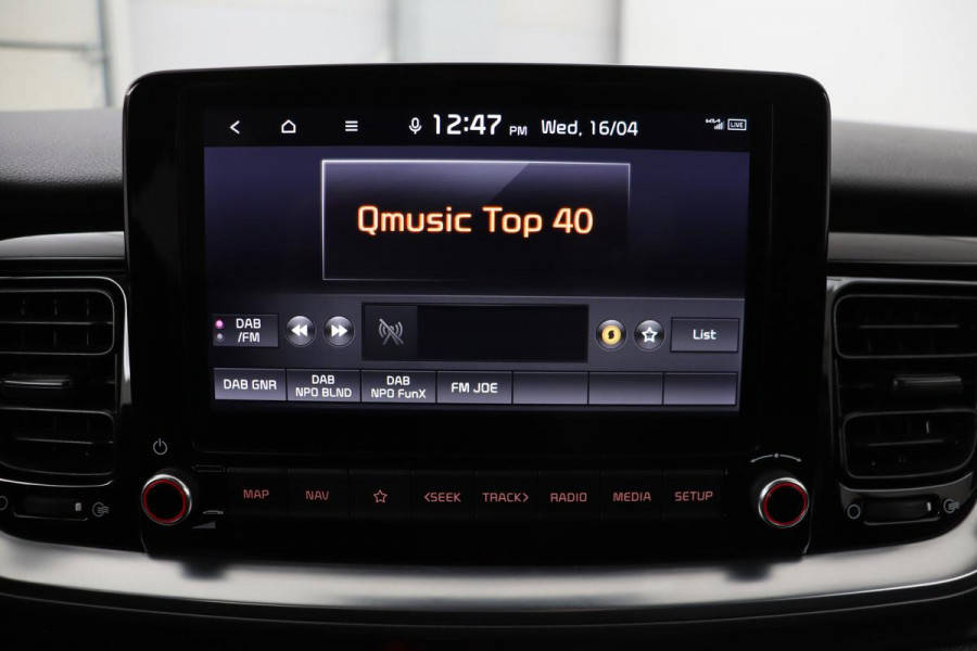 Kia Stonic 1.0 T-GDi DynamicPlusLine | Adaptive cruise | Camera | Carplay | Climate control | Navigatie | Parkeerhulp
