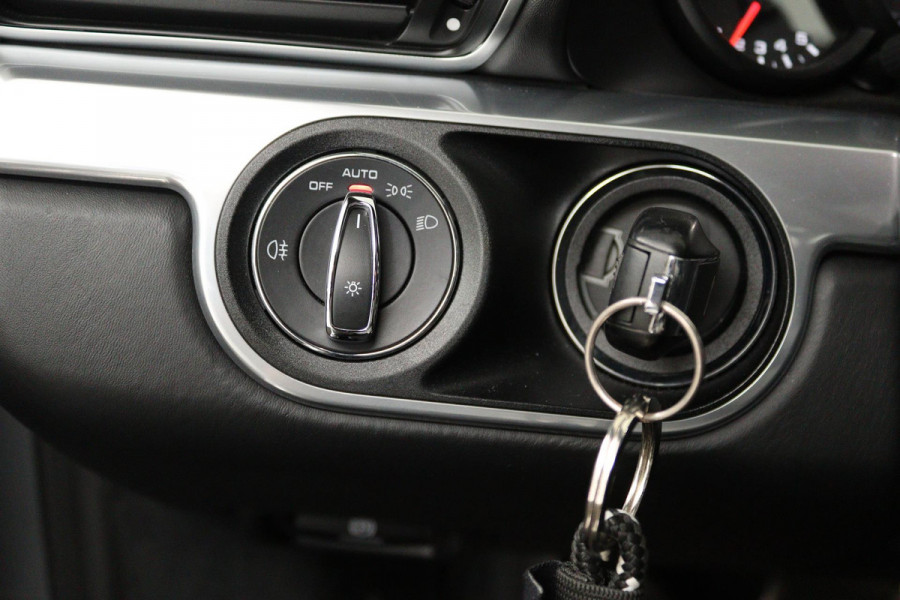 Porsche 911 3.0 Carrera 4S (NL-auto, Bucket Seats, Sport Chrono, Sport Uitlaat, StoelV, Navi, Cruise Con, Etc)