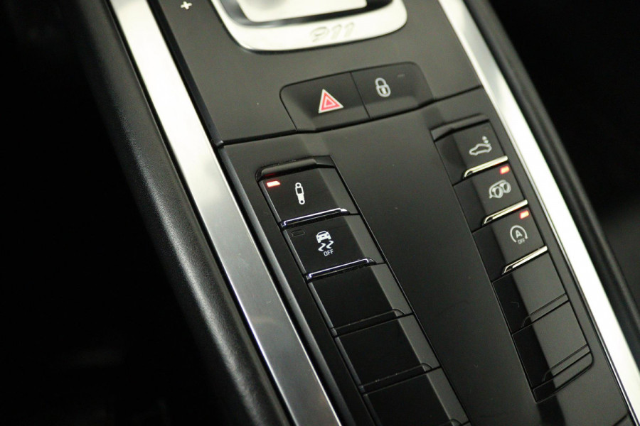 Porsche 911 3.0 Carrera 4S (NL-auto, Bucket Seats, Sport Chrono, Sport Uitlaat, StoelV, Navi, Cruise Con, Etc)