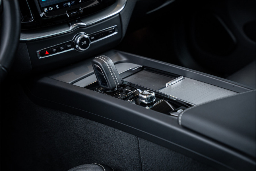 Volvo XC60 2.0 T6 Plug-in hybrid AWD Inscription Expression - Panorama | H&K | Elek. Trekhaak | Memory | HUD