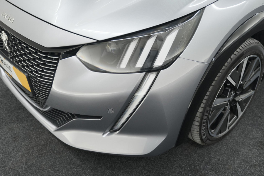 Peugeot 208 PureTech 100 GT-Line | Camera | Navigatie | Parkeersensoren | Apple Carplay