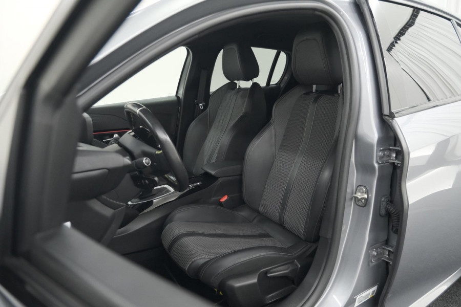 Peugeot 208 PureTech 100 GT-Line | Camera | Navigatie | Parkeersensoren | Apple Carplay