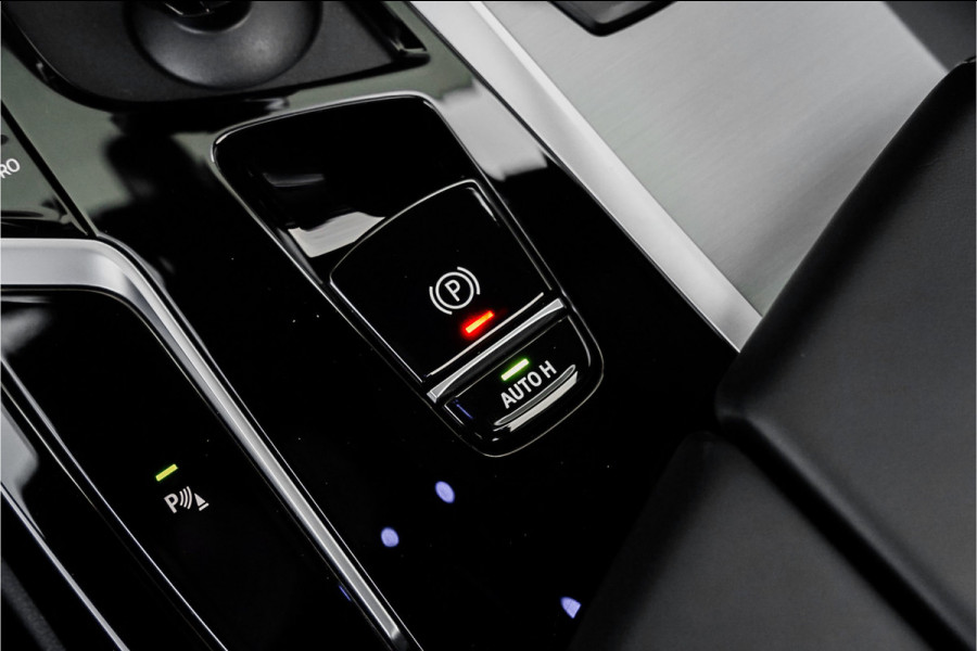 BMW 5 Serie 520i Business Ed Plus M-Sport Schuifdak Laser Comfortstoel