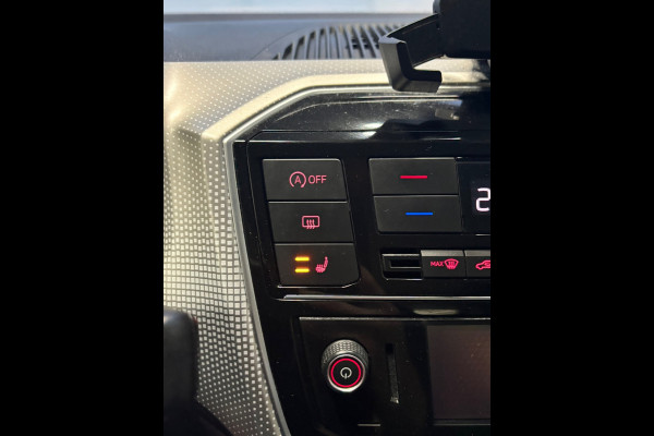 Volkswagen up! 1.0 BMT high up! Clima | Cruise |Navi | Camera | Stoelverwarming | PDC