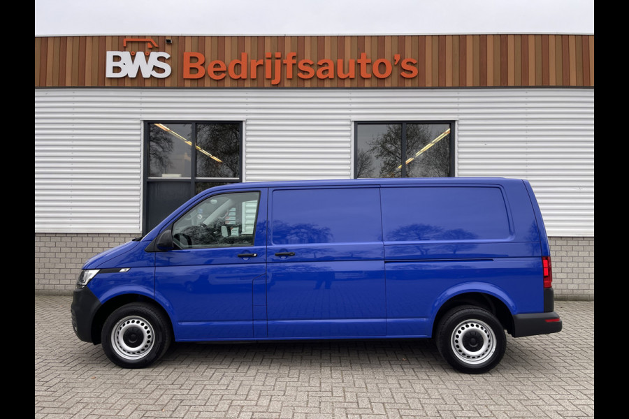 Volkswagen Transporter 2.0 TDI 150pk DSG automaat L2H1 30 Comfortline / vaste prijs rijklaar € 17.950 ex btw / lease vanaf € 330 / euro 6 / bpm vrij / airco / cruise / navi / pdc / achterklep !