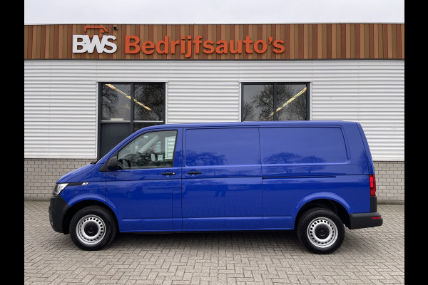 Volkswagen Transporter 2.0 TDI 150pk DSG automaat L2H1 30 Comfortline / vaste prijs rijklaar € 17.950 ex btw / lease vanaf € 330 / euro 6 / bpm vrij / airco / cruise / navi / pdc / achterklep !