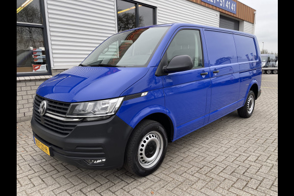 Volkswagen Transporter 2.0 TDI 150pk DSG automaat L2H1 30 Comfortline / vaste prijs rijklaar € 17.950 ex btw / lease vanaf € 330 / euro 6 / bpm vrij / airco / cruise / navi / pdc / achterklep !