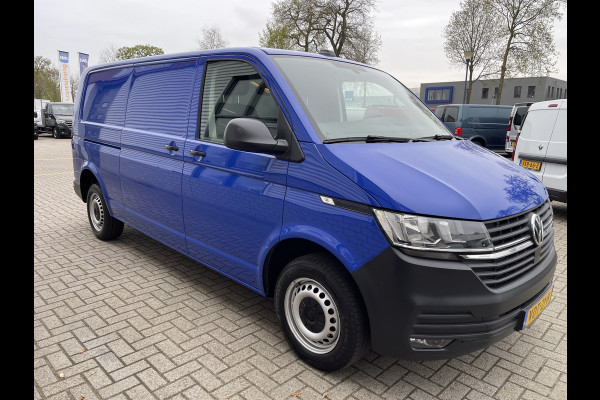 Volkswagen Transporter 2.0 TDI 150pk DSG automaat L2H1 30 Comfortline / vaste prijs rijklaar € 17.950 ex btw / lease vanaf € 330 / euro 6 / bpm vrij / airco / cruise / navi / pdc / achterklep !