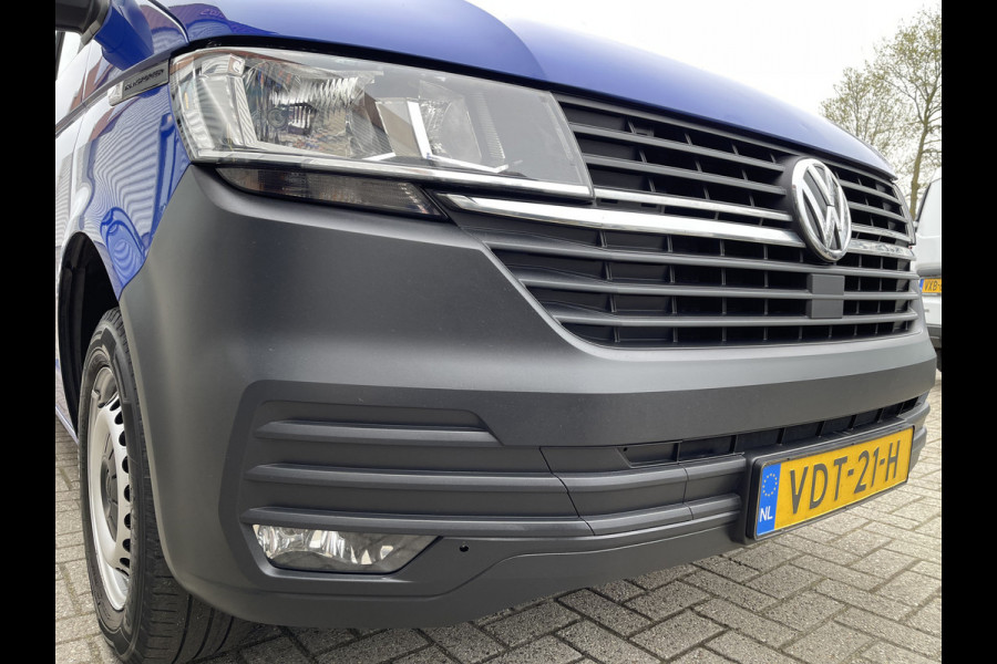 Volkswagen Transporter 2.0 TDI 150pk DSG automaat L2H1 30 Comfortline / vaste prijs rijklaar € 17.950 ex btw / lease vanaf € 330 / euro 6 / bpm vrij / airco / cruise / navi / pdc / achterklep !