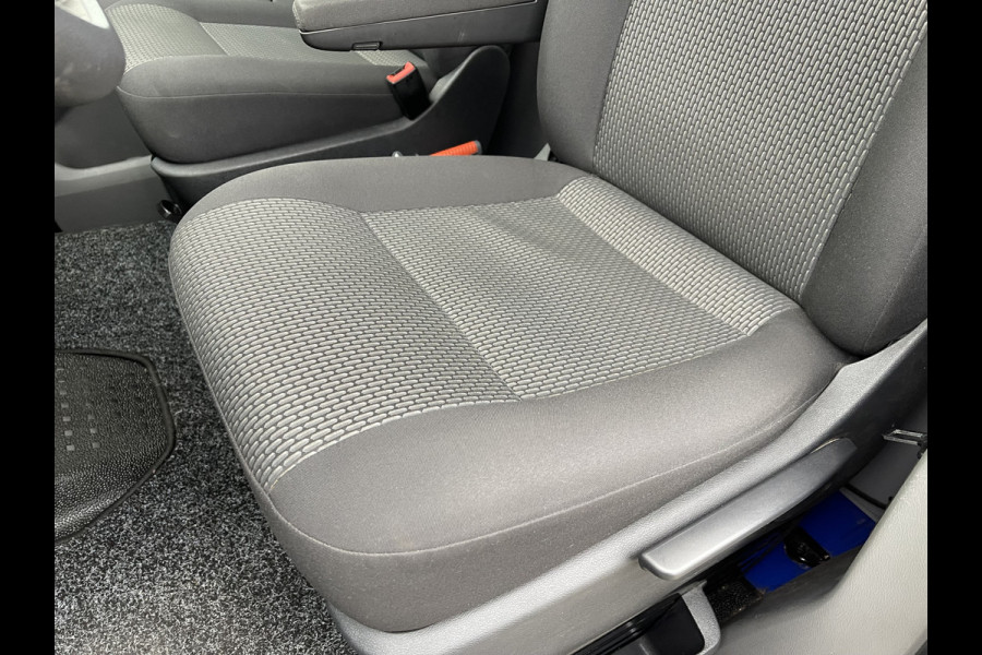Volkswagen Transporter 2.0 TDI 150pk DSG automaat L2H1 30 Comfortline / vaste prijs rijklaar € 17.950 ex btw / lease vanaf € 330 / euro 6 / bpm vrij / airco / cruise / navi / pdc / achterklep !