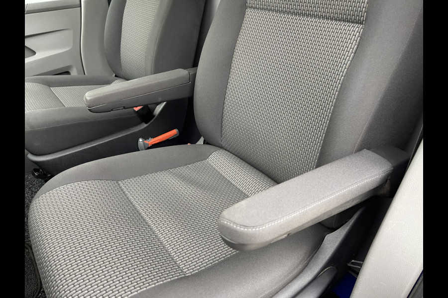 Volkswagen Transporter 2.0 TDI 150pk DSG automaat L2H1 30 Comfortline / vaste prijs rijklaar € 17.950 ex btw / lease vanaf € 330 / euro 6 / bpm vrij / airco / cruise / navi / pdc / achterklep !