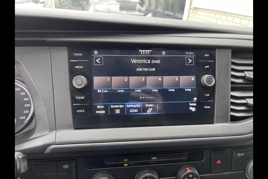 Volkswagen Transporter 2.0 TDI 150pk DSG automaat L2H1 30 Comfortline / vaste prijs rijklaar € 17.950 ex btw / lease vanaf € 330 / euro 6 / bpm vrij / airco / cruise / navi / pdc / achterklep !