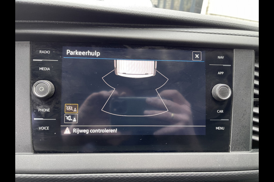 Volkswagen Transporter 2.0 TDI 150pk DSG automaat L2H1 30 Comfortline / vaste prijs rijklaar € 17.950 ex btw / lease vanaf € 330 / euro 6 / bpm vrij / airco / cruise / navi / pdc / achterklep !