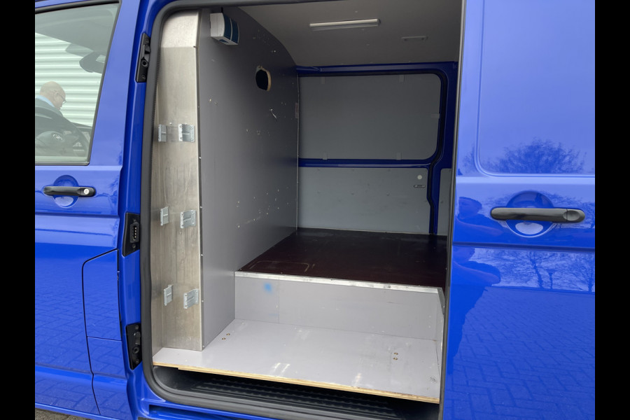 Volkswagen Transporter 2.0 TDI 150pk DSG automaat L2H1 30 Comfortline / vaste prijs rijklaar € 17.950 ex btw / lease vanaf € 330 / euro 6 / bpm vrij / airco / cruise / navi / pdc / achterklep !