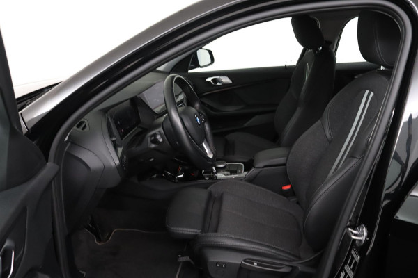 BMW 1-serie 118i Executive Edition (PARKEERSENSOREN, NAVIGATIE, PARKEERSENSOREN, DEALER ONDERHOUDEN)