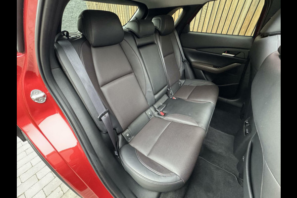 Mazda CX-30 2.0 e-SkyActiv-X M Hybrid Luxury Automaat | Open dak | Bordeauxrode lak | Stoel en- Stuurwielverwarming | Rondomzicht camera | A
