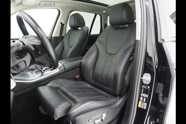BMW X5 xDrive45e Full Black | Panoramadak | Luchtvering | Head Up | Adaptive Cruise | Camera