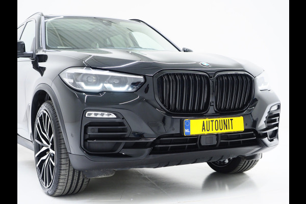 BMW X5 xDrive45e Full Black | Panoramadak | Luchtvering | Head Up | Adaptive Cruise | Camera