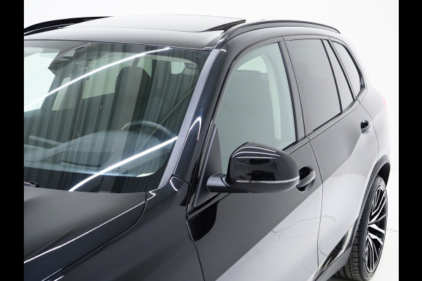 BMW X5 xDrive45e Full Black | Panoramadak | Luchtvering | Head Up | Adaptive Cruise | Camera