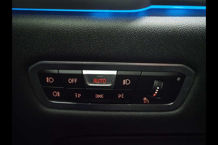 BMW X5 xDrive45e Full Black | Panoramadak | Luchtvering | Head Up | Adaptive Cruise | Camera