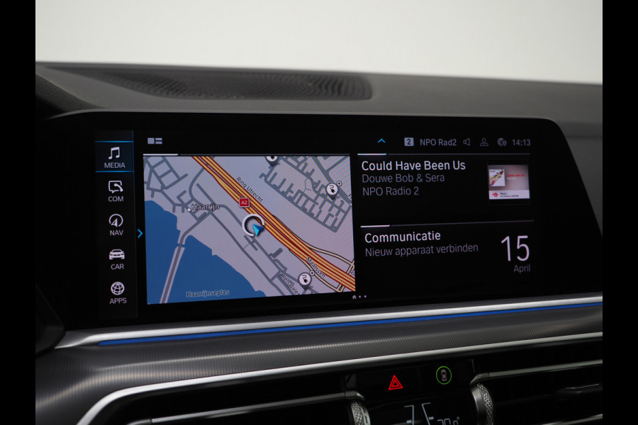 BMW X5 xDrive45e Full Black | Panoramadak | Luchtvering | Head Up | Adaptive Cruise | Camera
