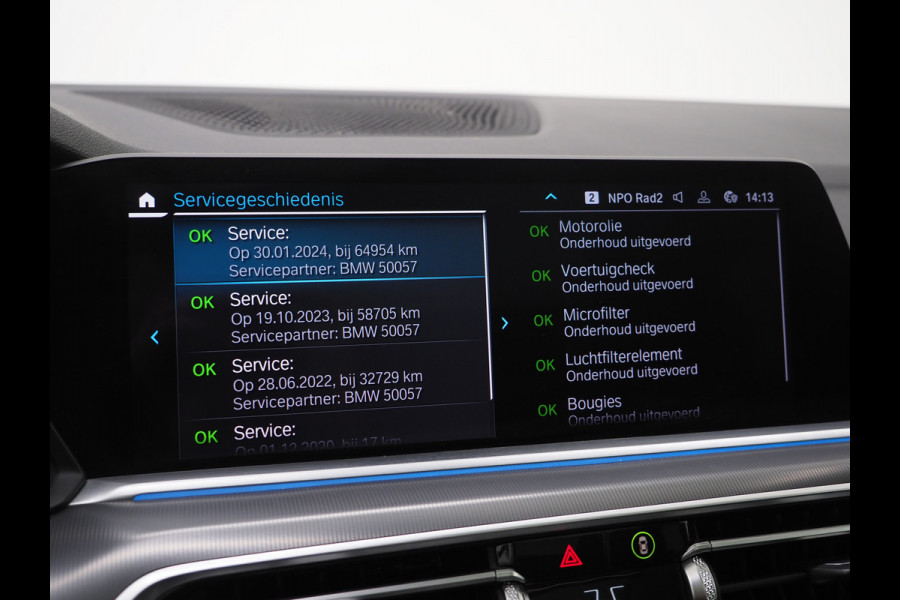 BMW X5 xDrive45e Full Black | Panoramadak | Luchtvering | Head Up | Adaptive Cruise | Camera