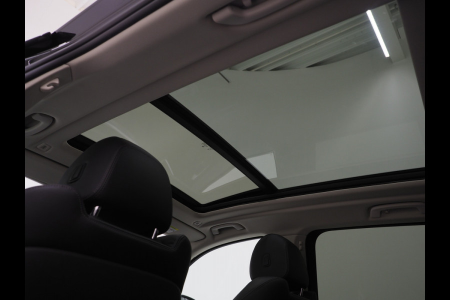 BMW X5 xDrive45e Full Black | Panoramadak | Luchtvering | Head Up | Adaptive Cruise | Camera