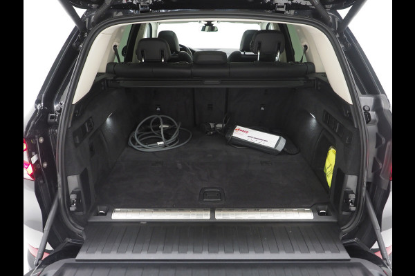 BMW X5 xDrive45e Full Black | Panoramadak | Luchtvering | Head Up | Adaptive Cruise | Camera
