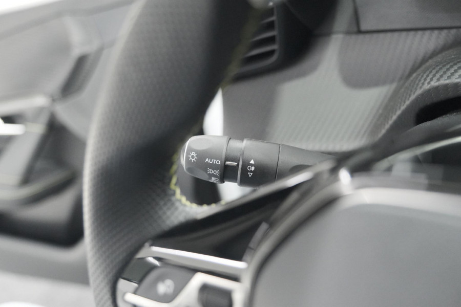 Peugeot 208 PureTech 100 GT | Camera | Navigatie | Sfeerverlichting | Apple Carplay | Parkeersensoren
