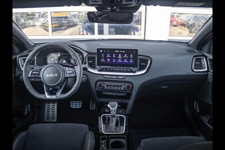 Kia Ceed Sportswagon 1.5 T-GDi GT-PlusLine | Direct leverbaar | Schuif/Kanteldak | Stoel&Stuur Verwarming | Premium Audio | Navi | 18"
