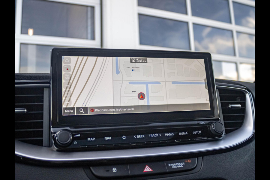Kia Ceed Sportswagon 1.5 T-GDi GT-PlusLine | Direct leverbaar | Schuif/Kanteldak | Stoel&Stuur Verwarming | Premium Audio | Navi | 18"