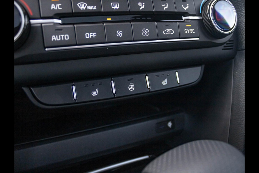Kia Ceed Sportswagon 1.5 T-GDi GT-PlusLine | Direct leverbaar | Schuif/Kanteldak | Stoel&Stuur Verwarming | Premium Audio | Navi | 18"