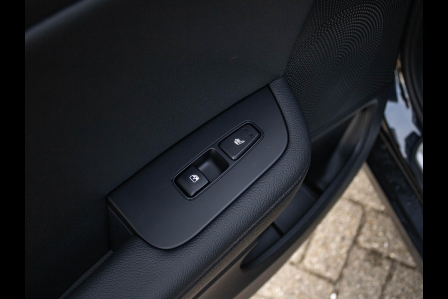 Kia Ceed Sportswagon 1.5 T-GDi GT-PlusLine | Direct leverbaar | Schuif/Kanteldak | Stoel&Stuur Verwarming | Premium Audio | Navi | 18"