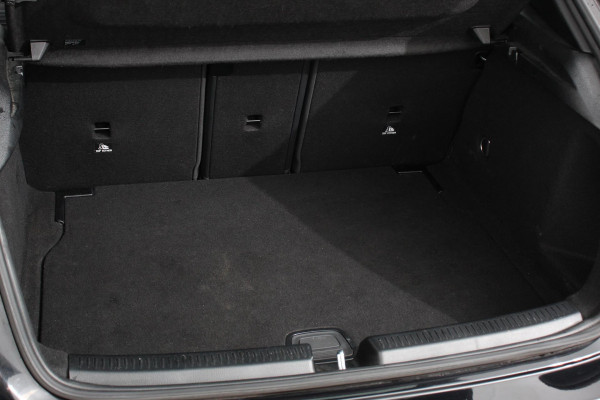 Mercedes-Benz A-Klasse 200 163pk Progressive Automaat Navigatie Camera Park Assist Cruise Control Virtual Cockpit Progressive Pack Stoelverwarming LED High Performance