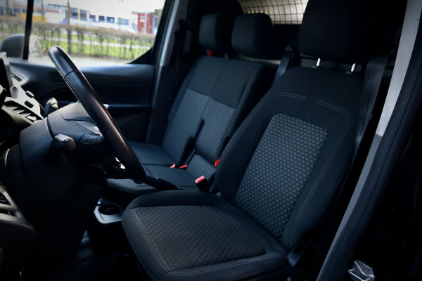 Ford Transit Connect 1.5 EcoBlue 120 PK | BPM VRIJ | ACC | Lane Assist | 3-Zitter | Navigatie | Camera | CarPlay | DAB | PDC | Nieuwe APK | Dealer onderhouden | Onderhoudsbeurt