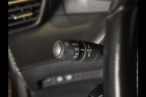 Peugeot 2008 1.2 PureTech Allure / 131pk / Achteruitrijcamera / Apple Carplay
