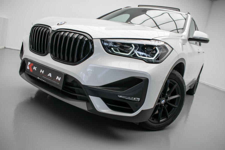 BMW X1 xDrive25e Executive Edition |Pano|HUD|H&K|Memory|Stuurverwarm.|Camera|