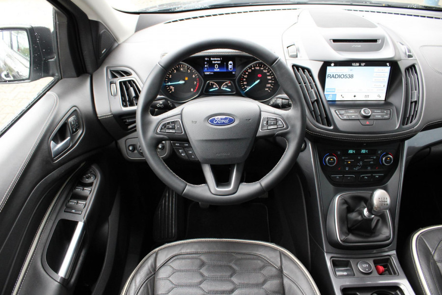 Ford Kuga 1.5 EcoBoost Vignale | Trekhaak Afneembaar 2000KG | Cruise Control | Navigatie | Climate Control | Lichtmetalen Velgen |