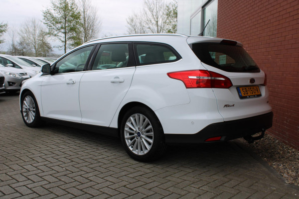 Ford FOCUS Wagon 1.0 Ecoboost 125 PK Titanium | Trekhaak | 17 Inch Lichtmetalen Velgen | Climate Control | Cruise Control |