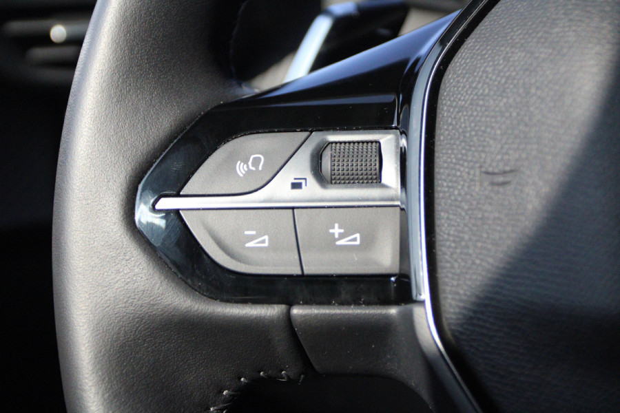 Peugeot 2008 1.2 PureTech 130 Automaat | Camera | Stoelverwarming | Apple/Android CarPplay