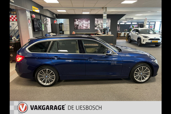 BMW 3 Serie Touring 318i Luxury Edition Automaat / Leder / Navigatie / led koplampen / trekhaak