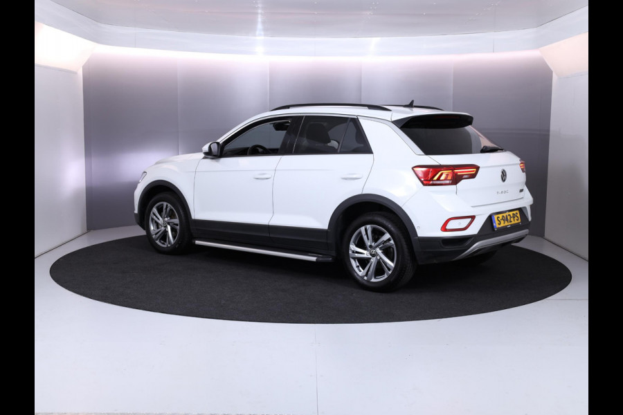 Volkswagen T-Roc 1.0 TSI Life 75 Edition 110pk 6bak| digital display| camera| side-skirts| navi | 17'LM-velgen| parksensors