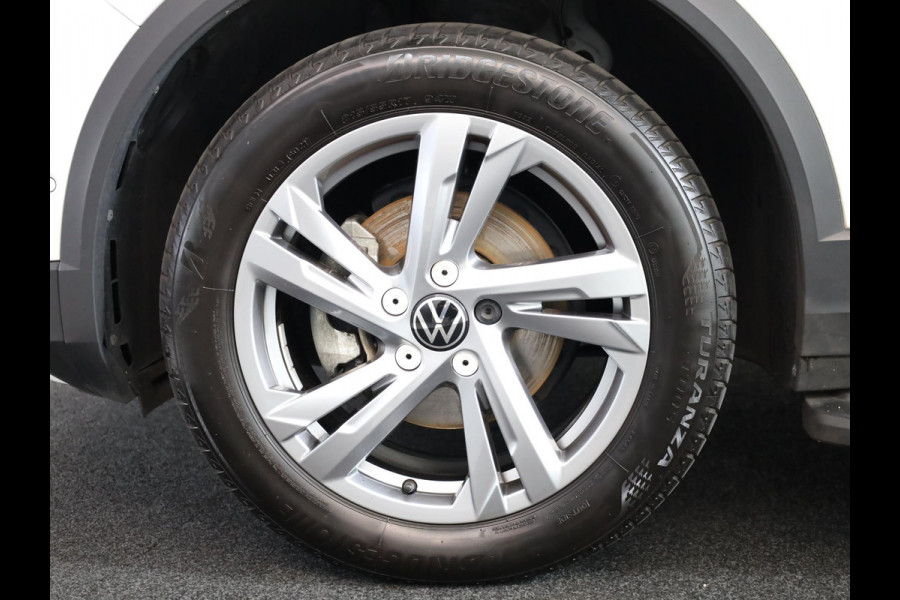 Volkswagen T-Roc 1.0 TSI Life 75 Edition 110pk 6bak| digital display| camera| side-skirts| navi | 17'LM-velgen| parksensors