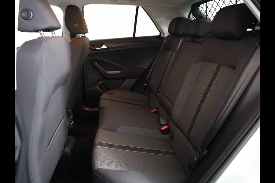 Volkswagen T-Roc 1.0 TSI Life 75 Edition 110pk 6bak| digital display| camera| side-skirts| navi | 17'LM-velgen| parksensors